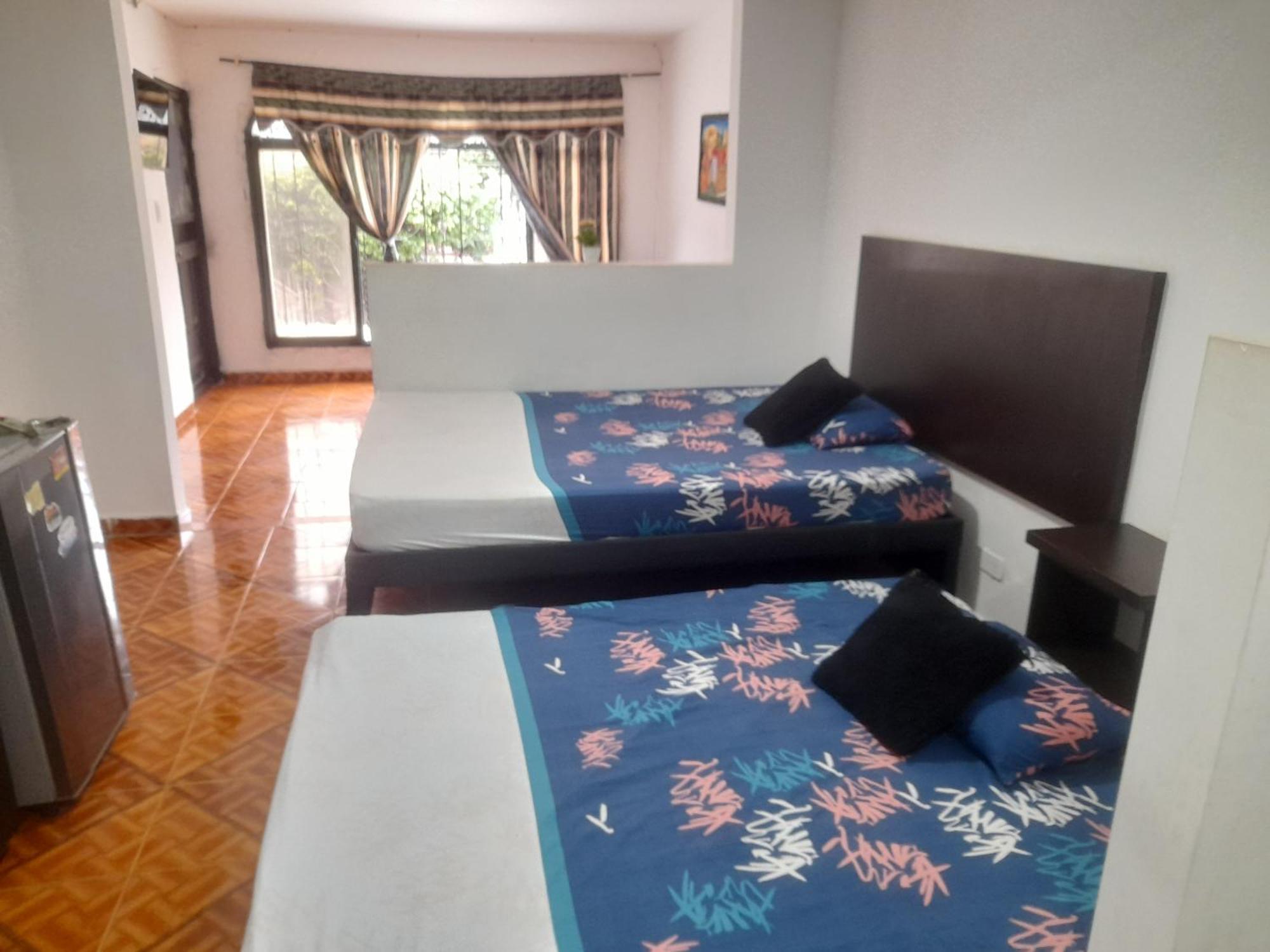 Apartaestudios El Jardin 2 Кали Экстерьер фото