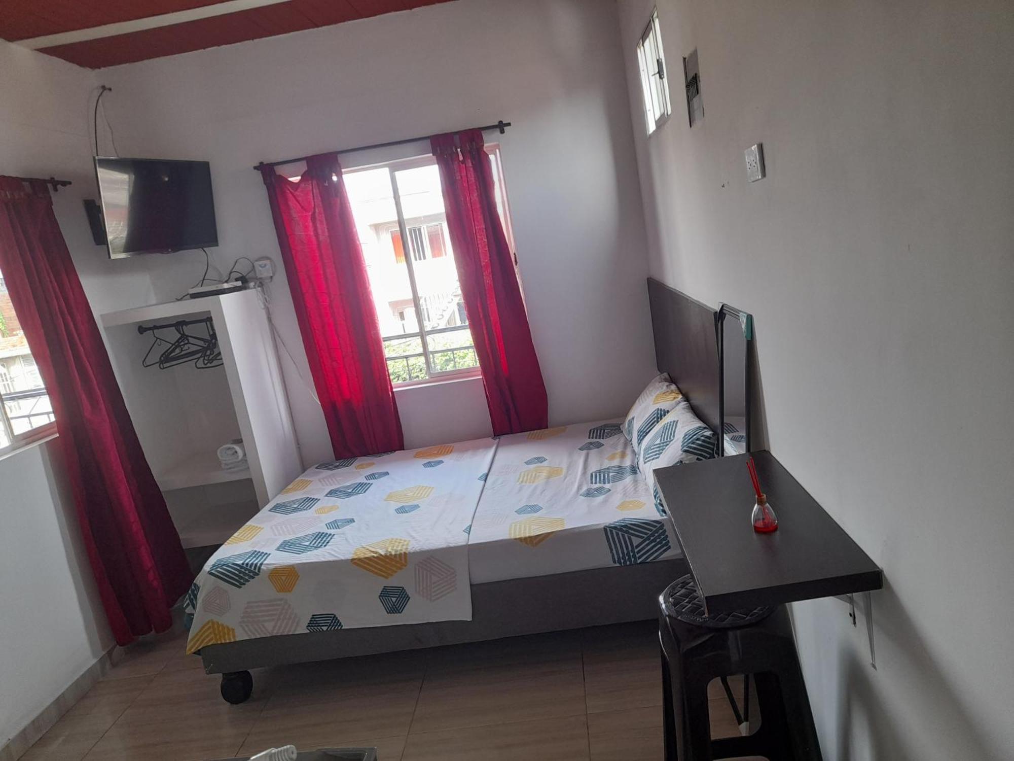 Apartaestudios El Jardin 2 Кали Экстерьер фото