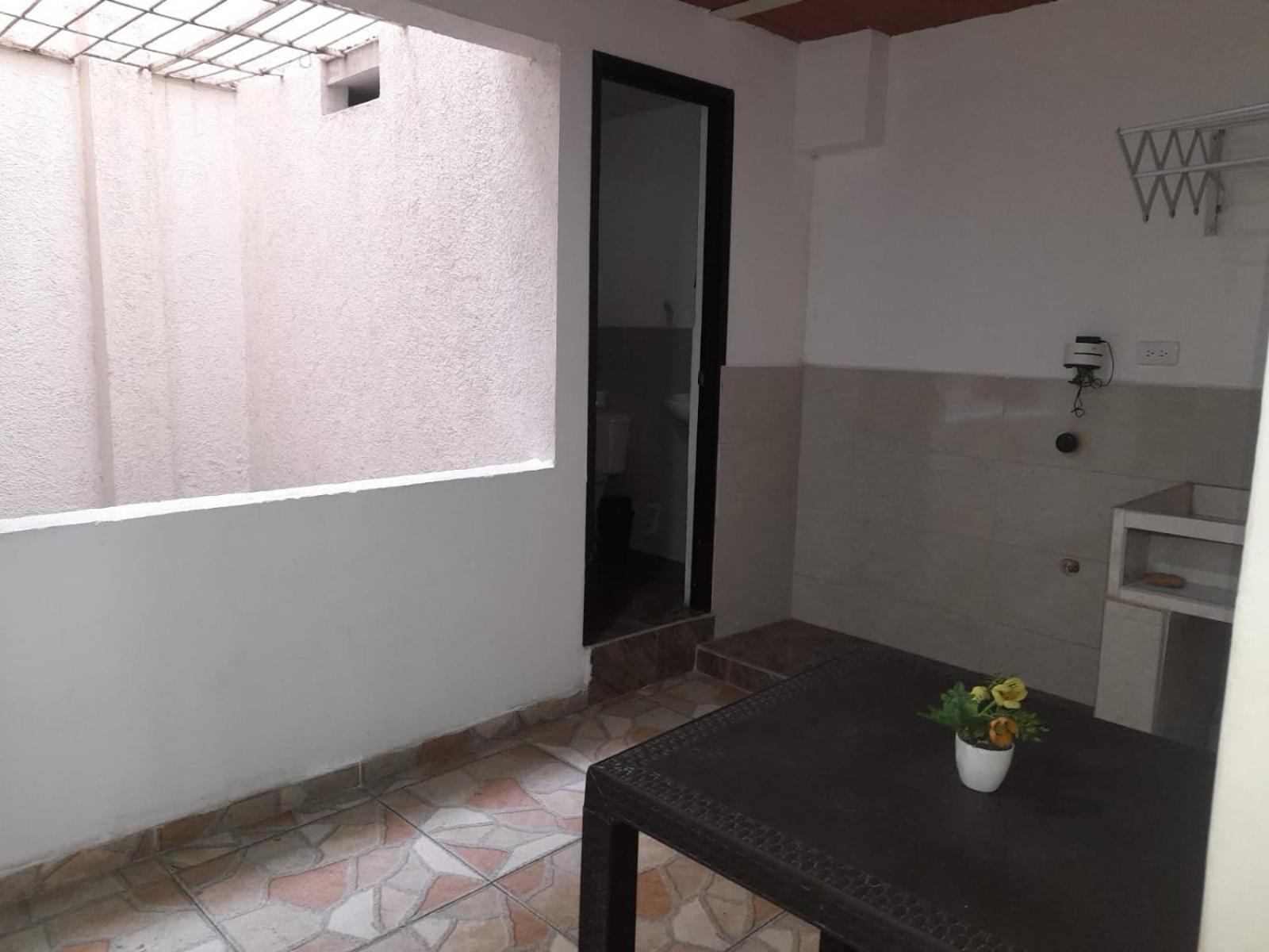 Apartaestudios El Jardin 2 Кали Экстерьер фото